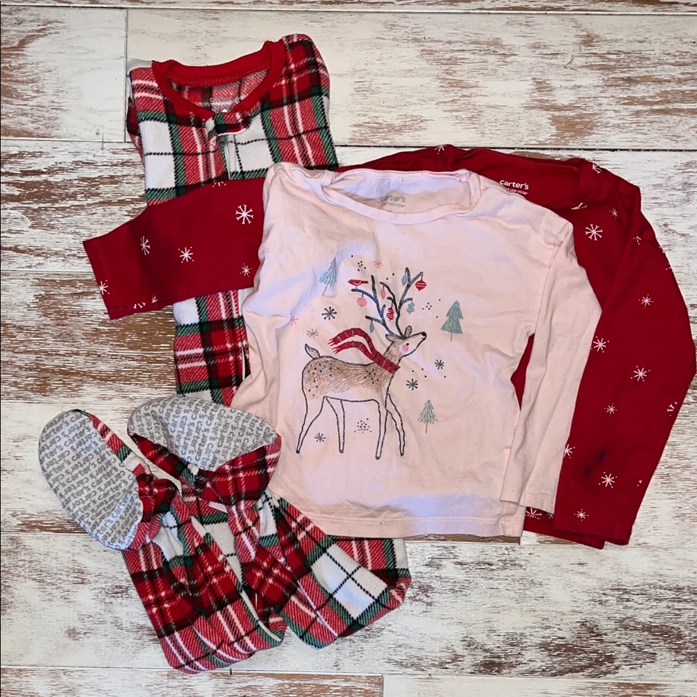 Carter’s 3T holiday bundle: 2 shirts and one set fleece footie jammies
